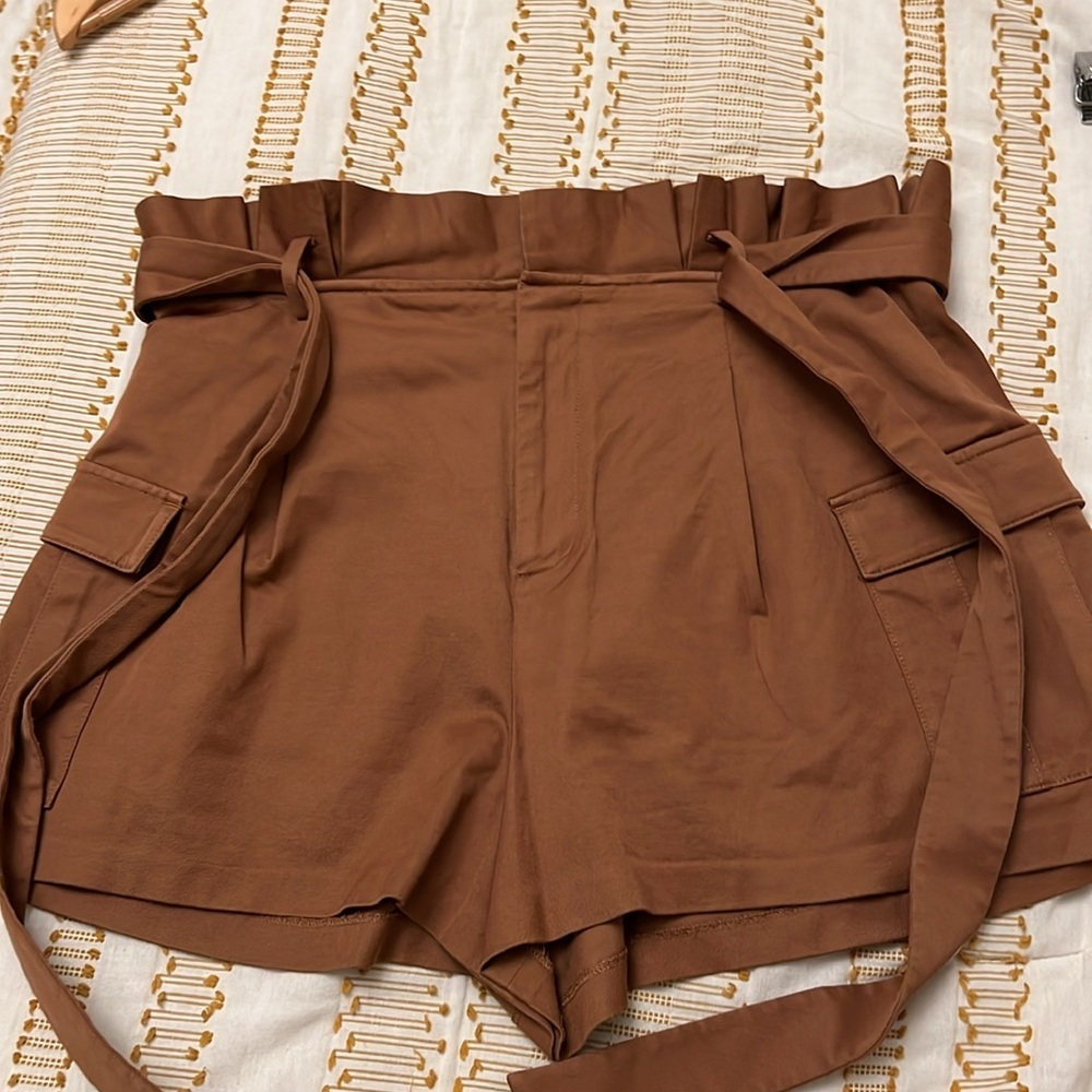 Alice + Olivia Paper Bag Cargo Short - Picture 7 of 8